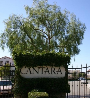 Entrance and sign for Cantara Cellars