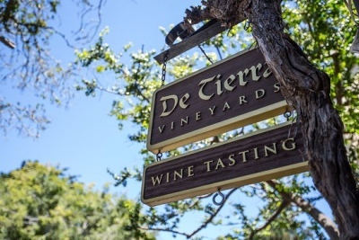 De Tierra Vineyards tasting room in Carmel Village